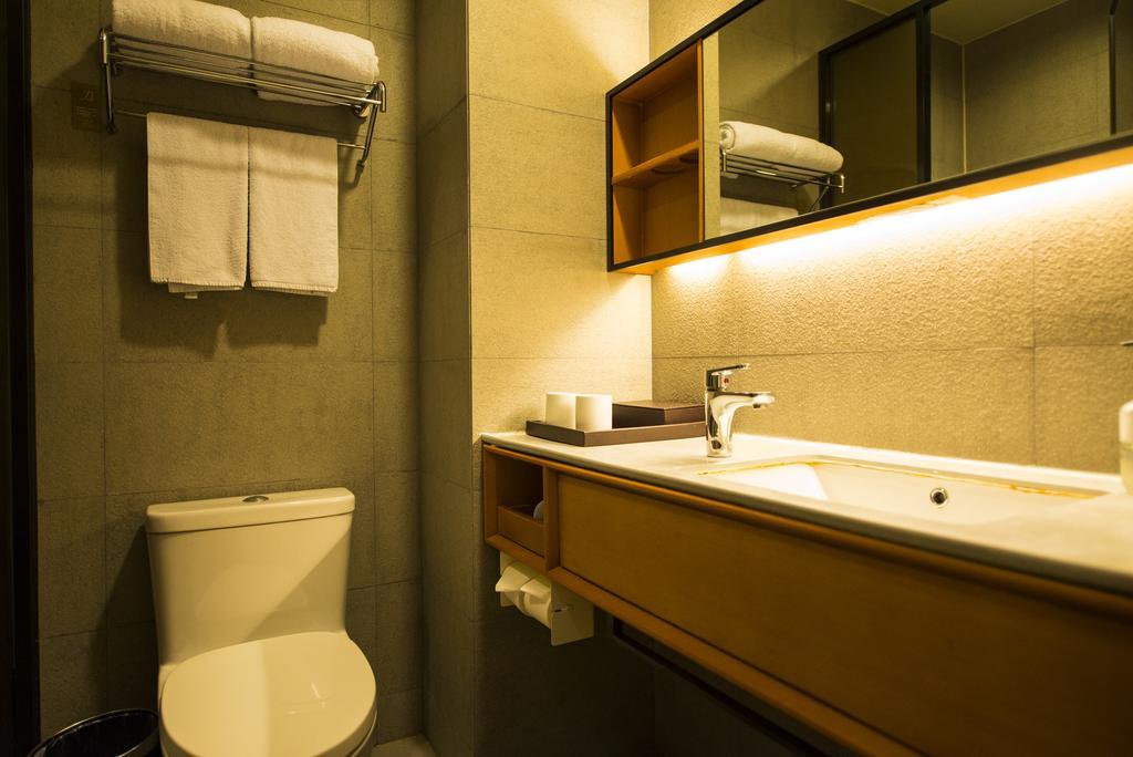 Ji Hotel Kunming Green Lake Branch Экстерьер фото